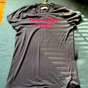 Abercrombie and Fitch women’s Large short sleeve tee